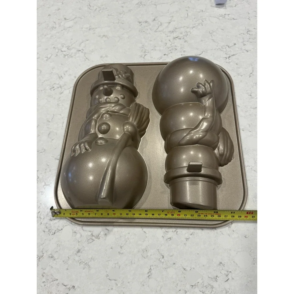 Nordic‎ Ware USA Snowman Cake Pan 3D Baking Mold Holiday Winter Christmas